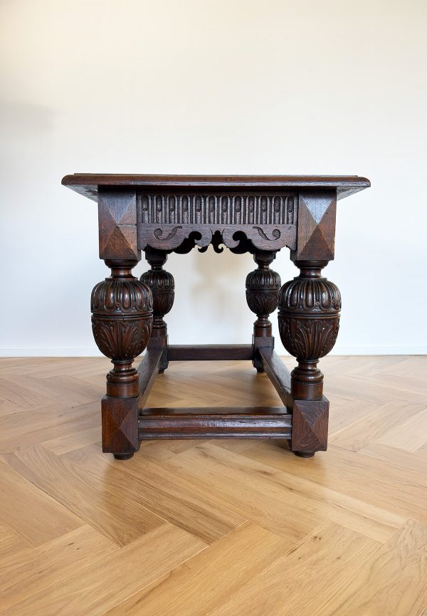 19th century oak table in Renaissance style - Image 4